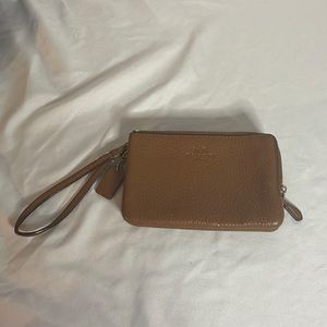 Double zipper wristlet